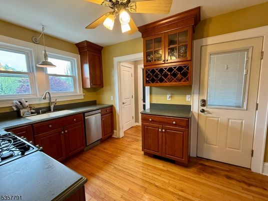 Interior, Kitchen, Pendant Lights, Wood Texture Flooring