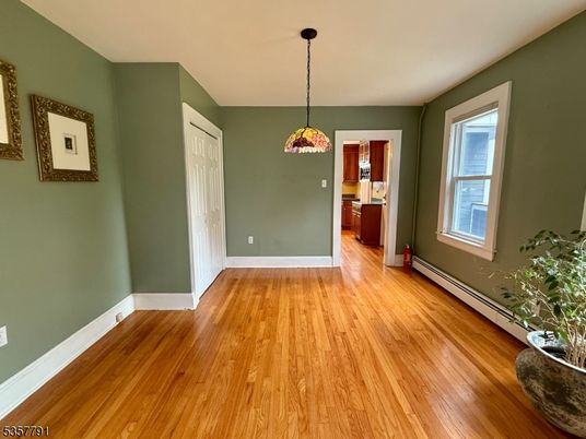 Empty room, Interior, Pendant Lights, Wood Texture Flooring