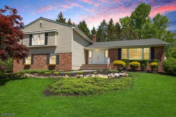 Exterior, Facade, Brick Facade, Split Level
