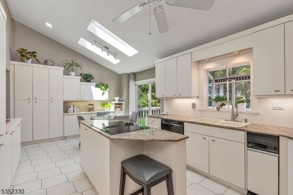 Dining room, Interior, Kitchen, Recessed Lighting