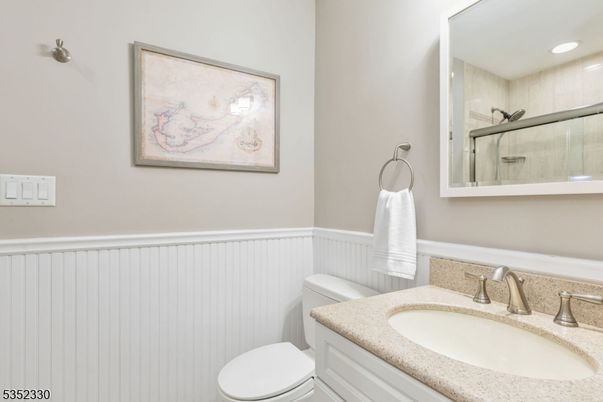 Bathroom, Interior, Recessed Lighting