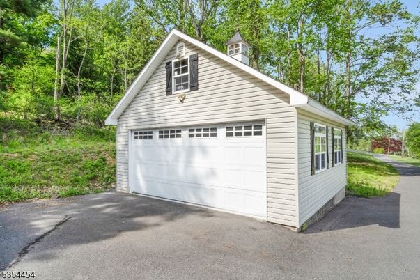 Detached Garage, Exterior