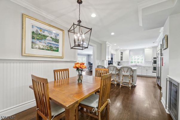 Dining room, Interior, Kitchen, Pendant Lights, Recessed Lighting, Wood Texture Flooring