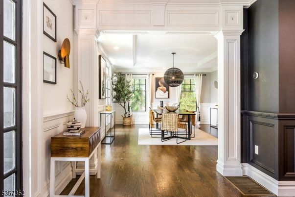 Interior, Pendant Lights, Recessed Lighting, Wood Texture Flooring