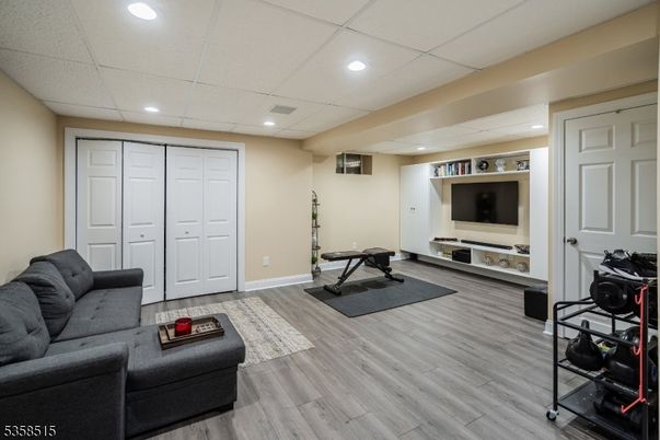 Fitness Equipment, Interior, Recessed Lighting, Wood Texture Flooring