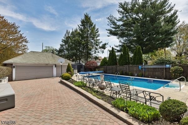 Detached Garage, Exterior, Pool