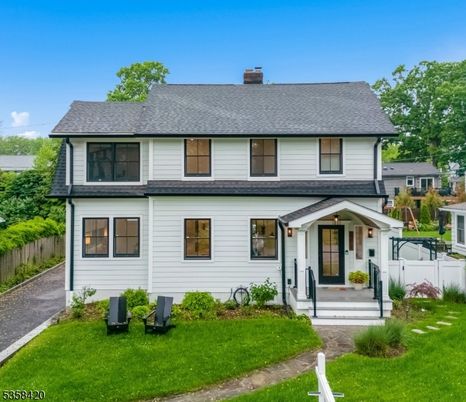 Exterior, Facade, Cape Cod