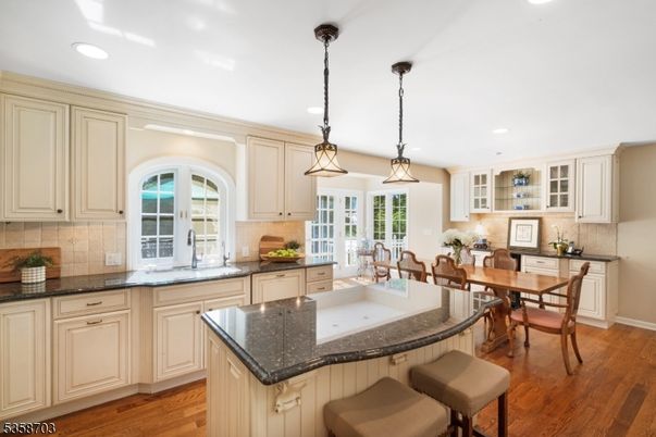 Dining room, Interior, Kitchen, Pendant Lights, Recessed Lighting, Wood Texture Flooring