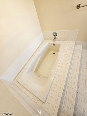 Bathroom, Interior, Tile Countertops