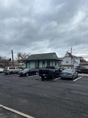 Exterior, Facade, Cape Cod