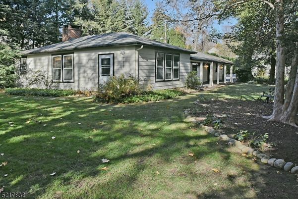 Backyard, Exterior, Facade, Ranch
