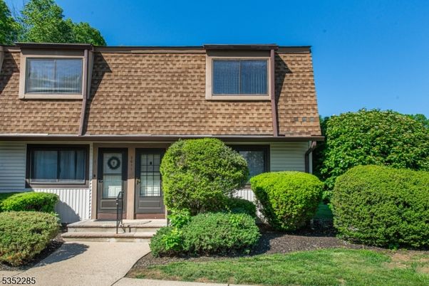 Exterior, Facade, Cape Cod
