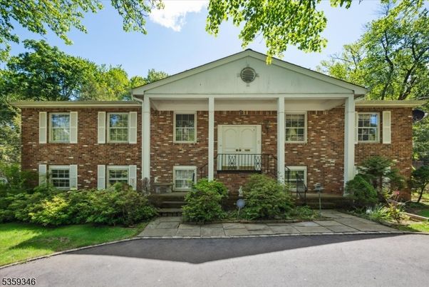 Exterior, Facade, Brick Facade, Georgian