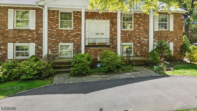 Exterior, Facade, Brick Facade, Rowhouse