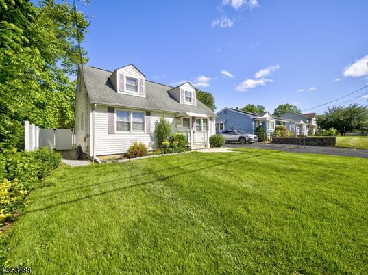 Exterior, Facade, Cape Cod