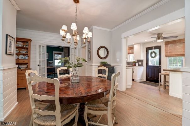 Chandelier, Dining room, Interior, Recessed Lighting, Wood Texture Flooring