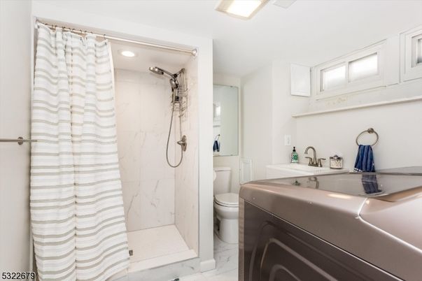 Bathroom, Interior, Marble, Marble Walls, Recessed Lighting