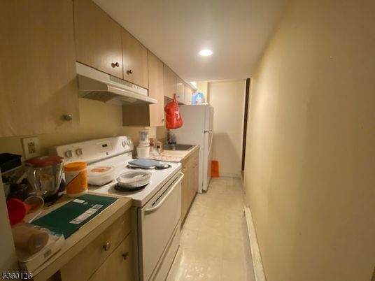 Interior, Kitchen, Recessed Lighting, Washer