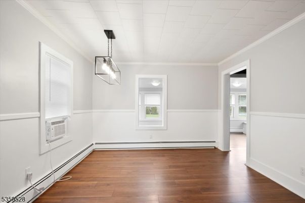 Empty room, Interior, Pendant Lights, Wood Texture Flooring