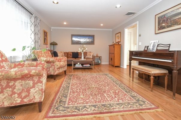 Interior, Living room, Piano, Recessed Lighting, Wood Texture Flooring