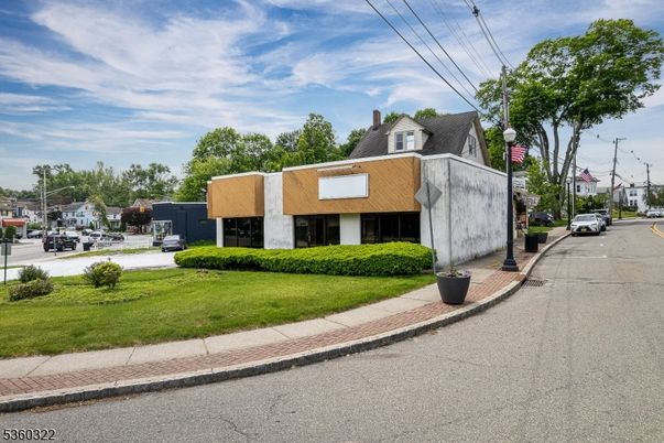 Exterior, Facade, None