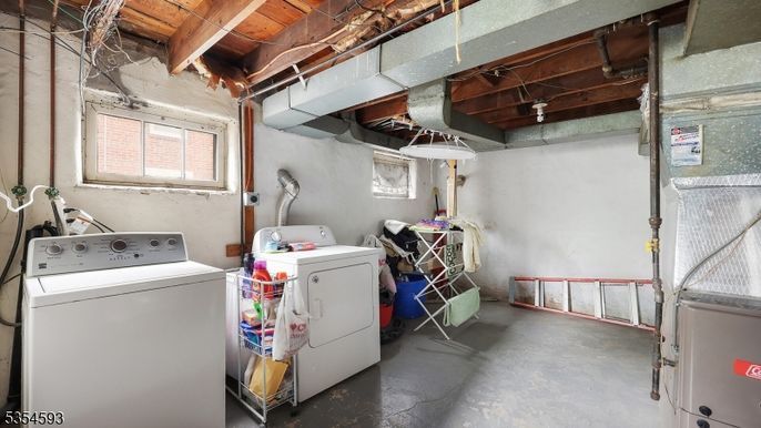 Interior, Washer, Wooden Beams, Wooden Ceilings