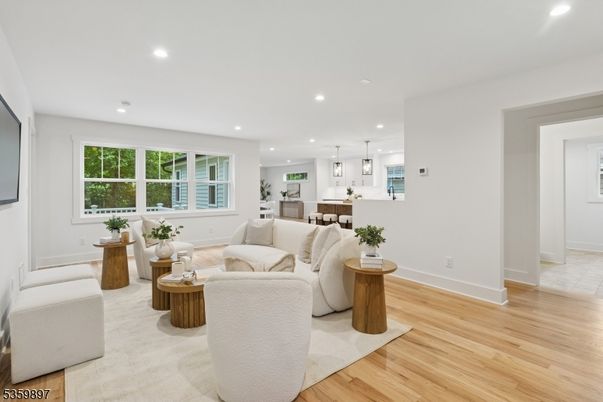 Interior, Kitchen, Living room, Pendant Lights, Recessed Lighting, Wood Texture Flooring