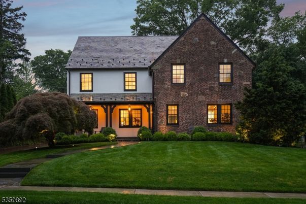 Exterior, Facade, Brick Facade, Brick Traditional