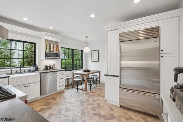 Dining room, Interior, Kitchen, Pendant Lights, Recessed Lighting, Stainless Steel Appliances