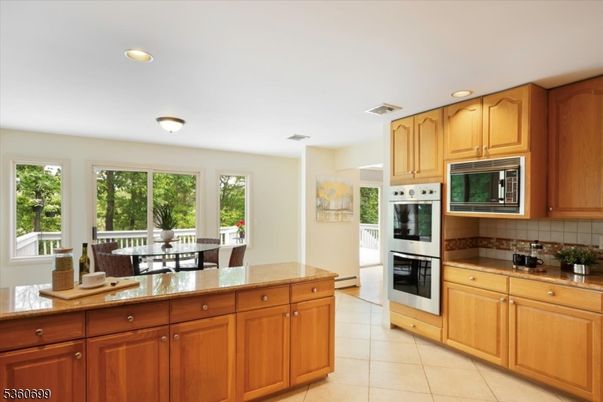 Dining room, Interior, Kitchen, Recessed Lighting, Stainless Steel Appliances