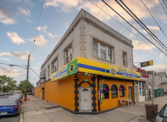 Exterior, Facade, None