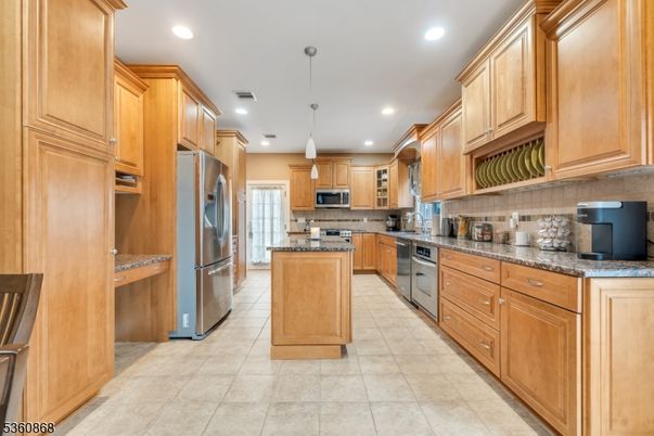 Interior, Kitchen, Pendant Lights, Recessed Lighting, Stainless Steel Appliances