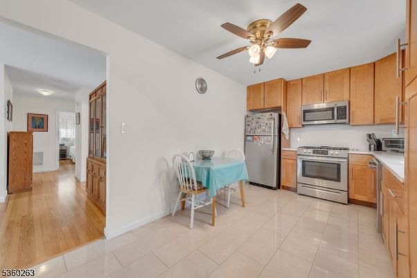 Dining room, Interior, Kitchen, Stainless Steel Appliances, Wood Texture Flooring