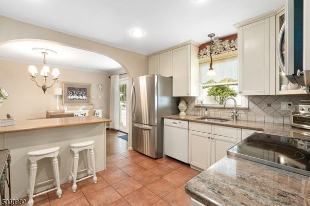 Chandelier, Interior, Kitchen, Pendant Lights, Recessed Lighting