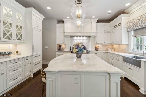 Chandelier, Interior, Kitchen, Recessed Lighting, Wood Texture Flooring