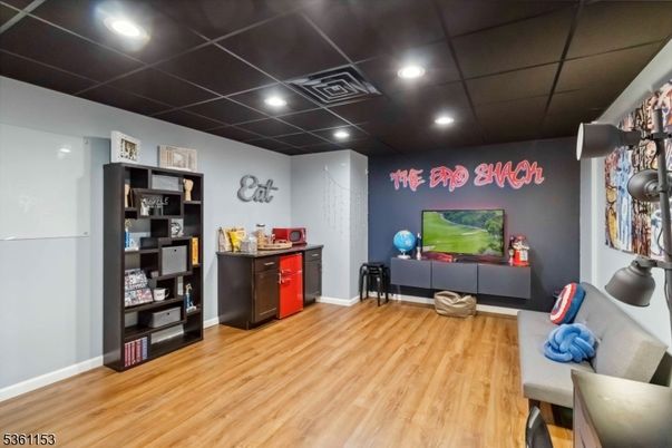 Interior, Recessed Lighting, Wood Texture Flooring