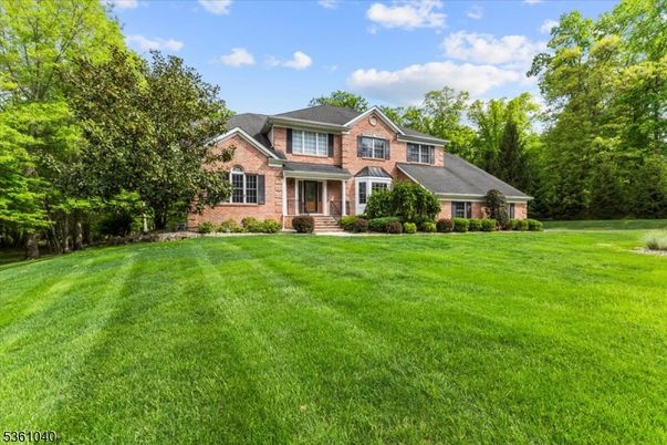 Backyard, Exterior, Facade, Brick Facade, Brick Traditional