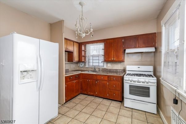 Chandelier, Interior, Kitchen