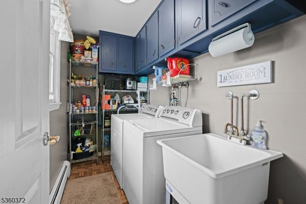 Interior, Washer, Wood Texture Flooring