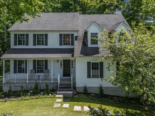 Exterior, Facade, Cape Cod