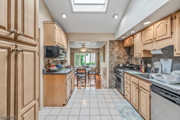 Dining room, Interior, Kitchen, Recessed Lighting