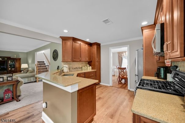 Interior, Kitchen, Living room, Recessed Lighting, Wood Texture Flooring