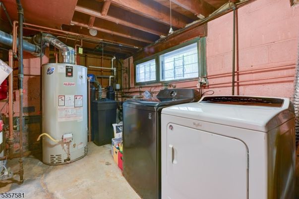 Interior, Washer, Wooden Beams