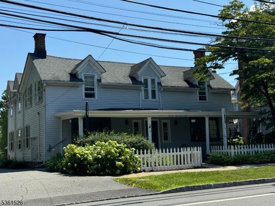 Exterior, Facade, Cape Cod