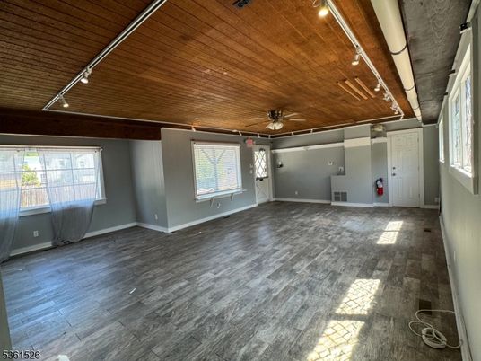 Empty room, Interior, Wooden Ceilings, Wood Texture Flooring