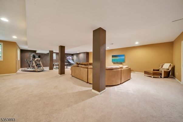Fitness Equipment, Interior, Living room, Recessed Lighting