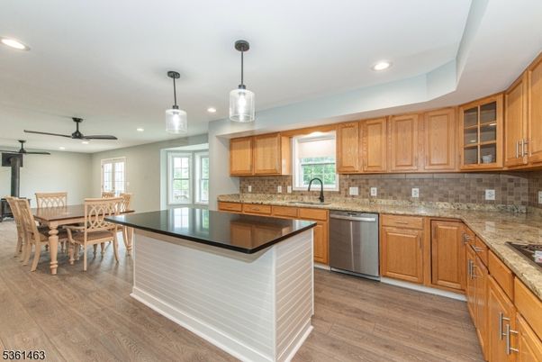 Dining room, Interior, Kitchen, Pendant Lights, Recessed Lighting, Wood Texture Flooring
