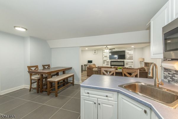 Dining room, Interior, Kitchen, Recessed Lighting