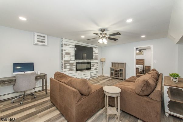Home Office, Interior, Recessed Lighting, Wood Texture Flooring