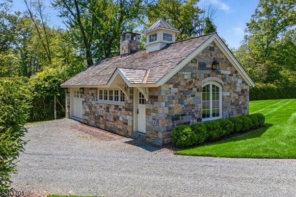 Attached, Exterior, Facade, Brick Traditional